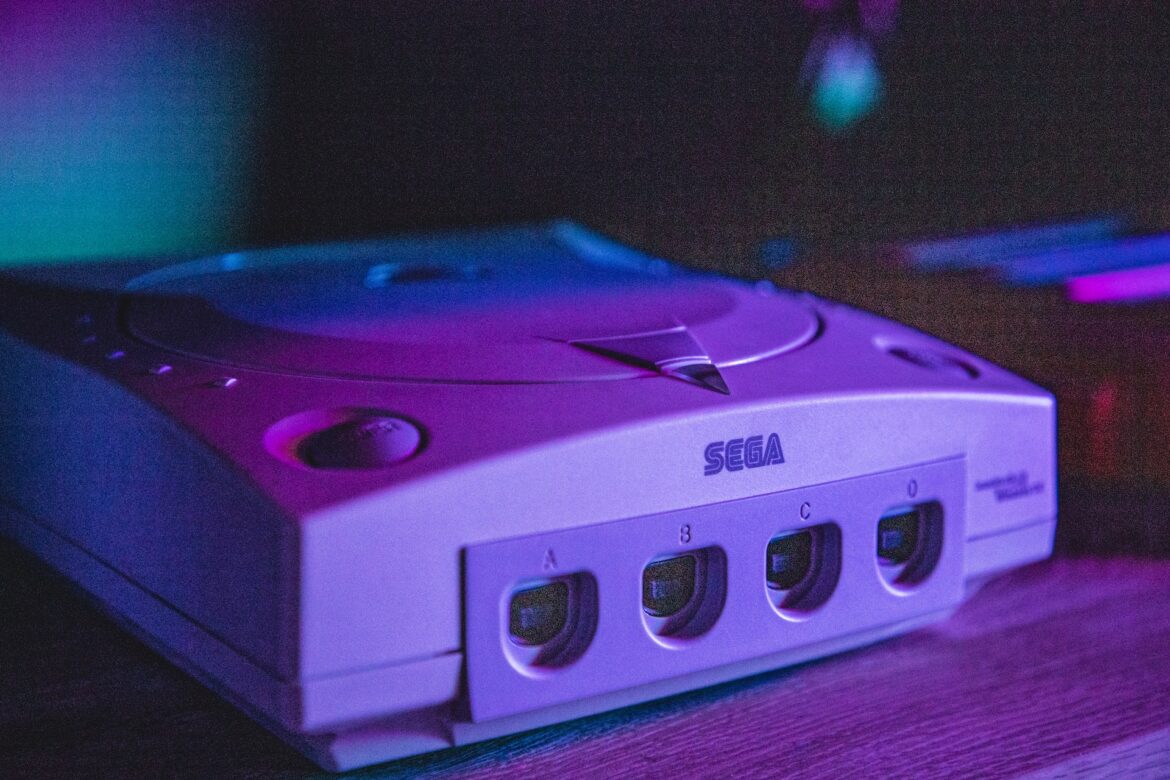 O legado do Sega Dreamcast — O Dreamcast da Sega foi um marco na indústria de videogames, com inovadoras tecnologias e títulos memoráveis. Conheça sua história e legado.