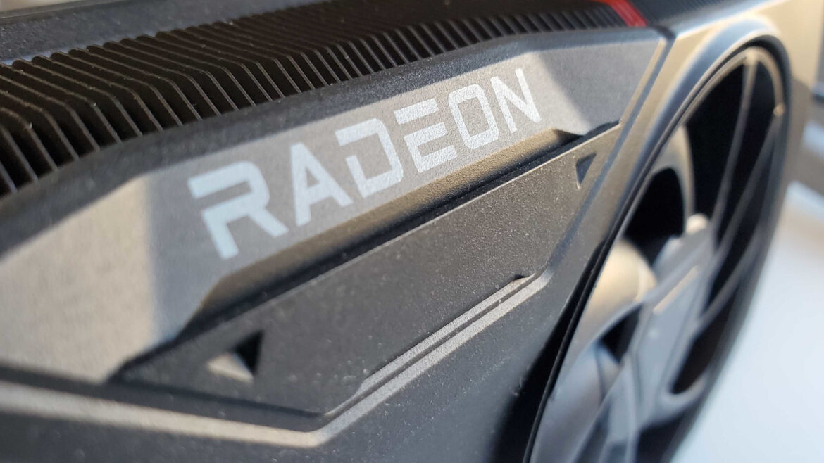 AMD revela RX 9070 GRE com desempenho modesto — AMD lança RX 9070 GRE com especificações oficiais direcionadas ao mercado chinês, oferecendo 6% mais desempenho que a RX 7900 GRE.