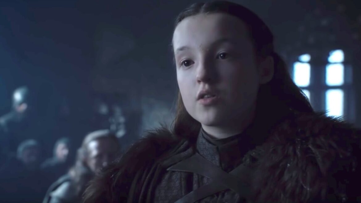 Bella Ramsey ajudou Kit Harington em cena de Game of Thrones — Bella Ramsey surpreendeu ao ajudar Kit Harington nas falas de uma cena importante em Game of Thrones ainda aos 11 anos.