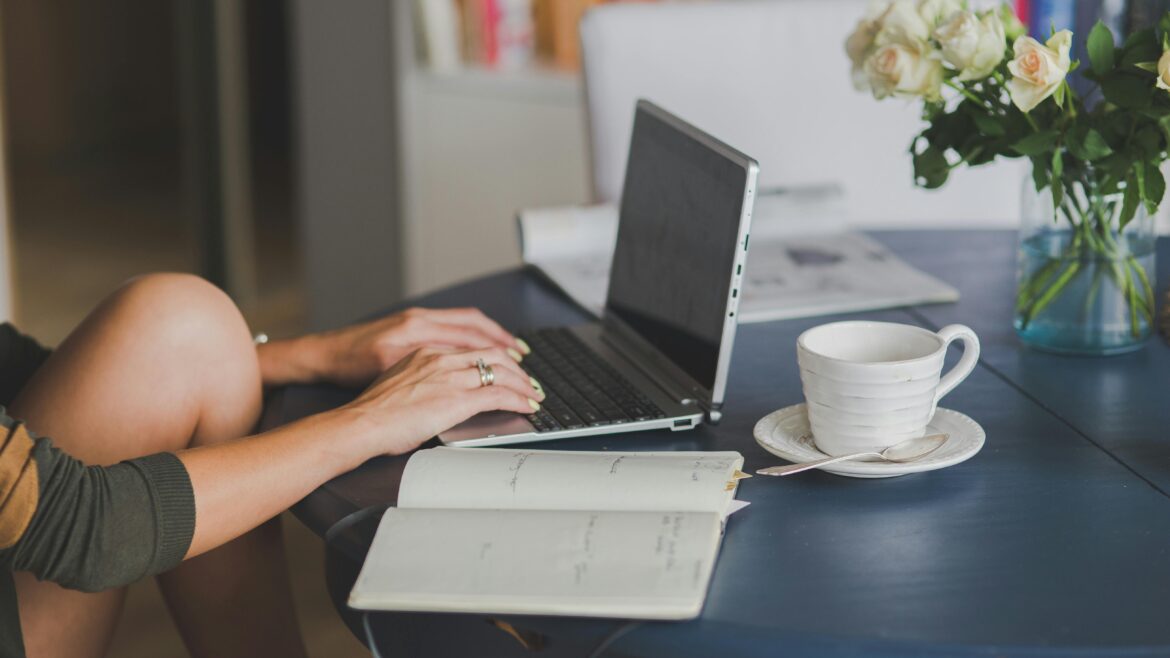 Estudo comprova que home office aumenta qualidade de vida — Home office reduz tempo de deslocamento, melhora a saúde e aumenta a produtividade, comprovando benefícios ao bem-estar.