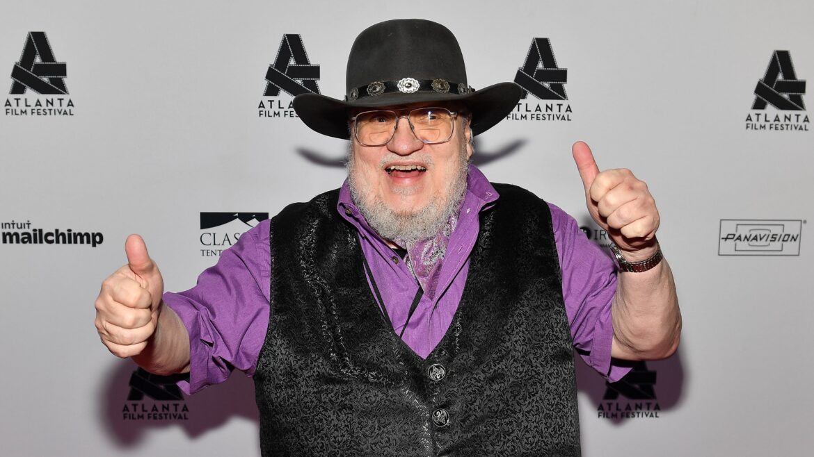George R. R. Martin responde às críticas sobre atrasos nos livros — George R. R. Martin comenta críticas de fãs sobre atrasos em Ventos do Inverno e projetos paralelos fora de Westeros.