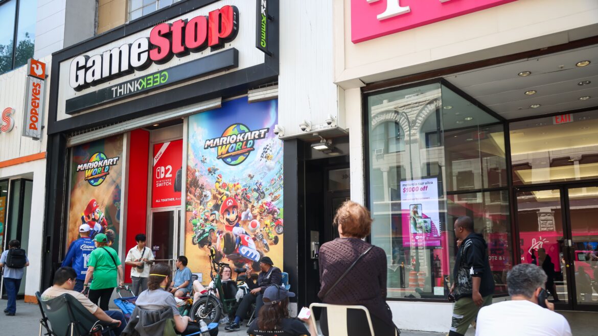GameStop aposta em mercado de cartas colecionáveis — GameStop aposta nas cartas colecionáveis como expansão estratégica, destacando alta margem e conexão com o público gamer.