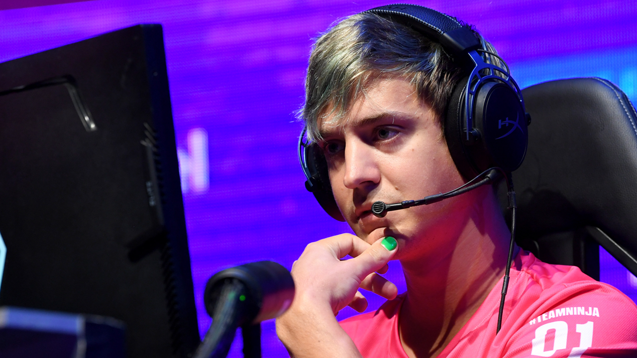 Ninja jogando Fortnite