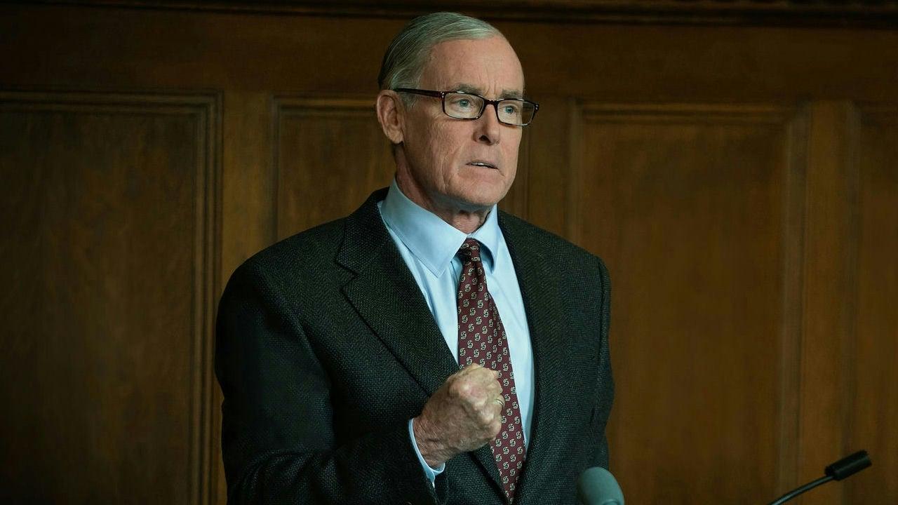 John C. McGinley em Rooster na HBO.